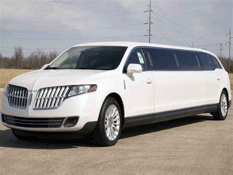 Affordable Lincoln Rent a Limo Car in Dubai