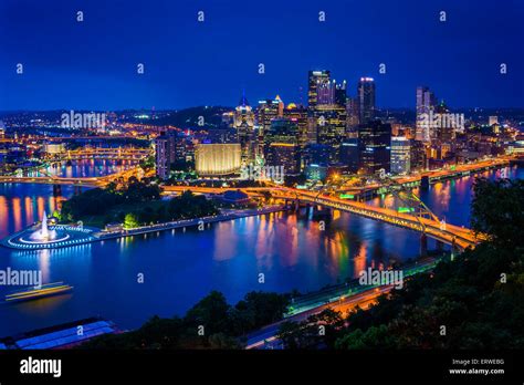 Night view of Pittsburgh from the top of the Duquesne Incline in Mount ...