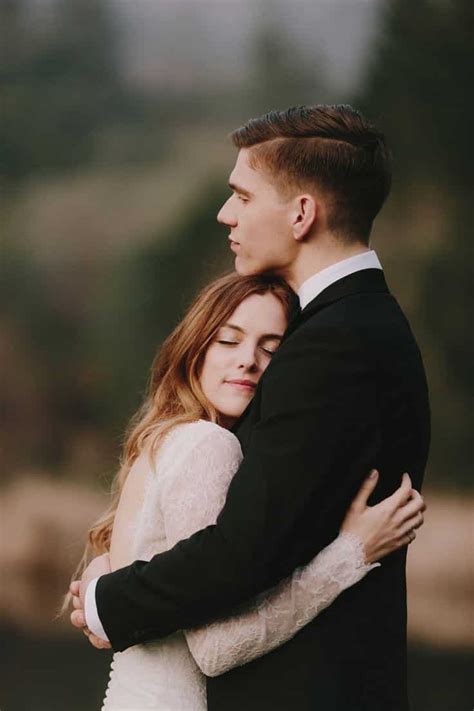 These 30 Cute Married People Hugging Pictures Will Melt Your Heart