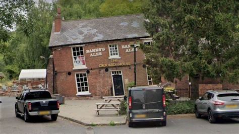 Crooked House pub near Dudley 'unlikely to reopen' - BBC News