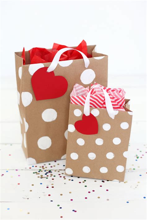 How To Make Professional-Looking Gift Bags - A Beautiful Mess