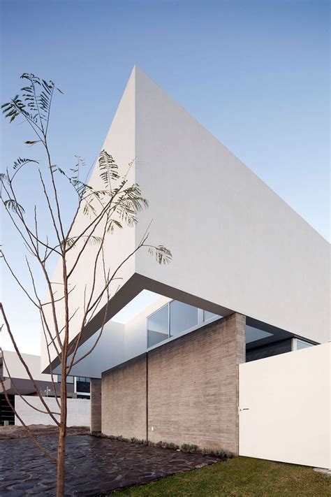 abraham cota paredes frames views of the sky in this private home in mexico