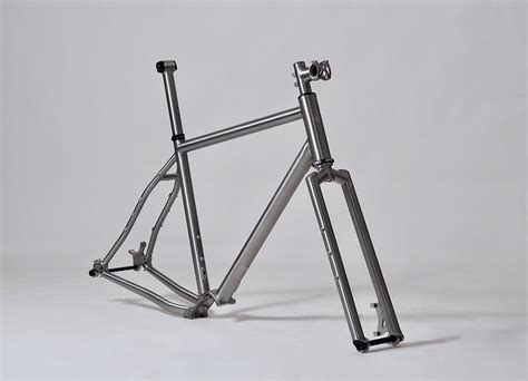 CONFIGURE YOUR CUSTOM TITANIUM FRAMESET