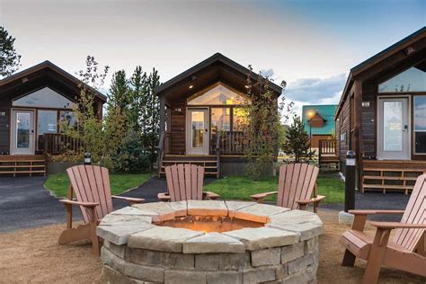 Family-Resorts-near-National-Parks-Yellowstone-Explorer-Cabins - Any Tots