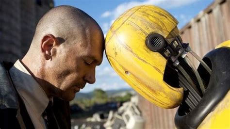 AUTOMATA trailer sees a shaved Antonio Banderas connecting with robots ...