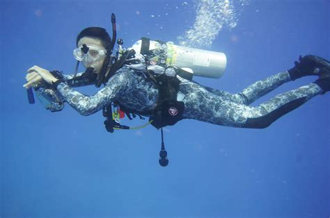 Oahu Scuba Diving Tours - Island Divers Hawaii