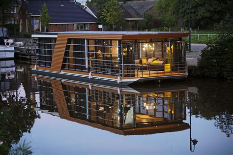 Sailing Villa by night varendevilla.nl | House boat, Floating house ...