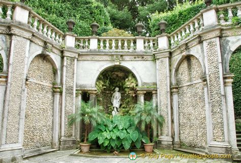 Entrance leading to the formal Isola Bella gardens