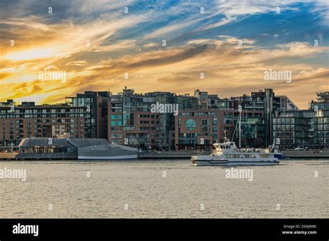 Oslo Norway, sunset city skyline at harbour Stock Photo - Alamy