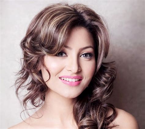 Urvashi Rautela Wiki, Height, Age, Boyfriend, Family, Biography & More ...