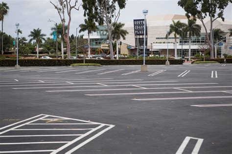 South Coast Plaza mall reopens Monday: 110 merchants but few amenities ...