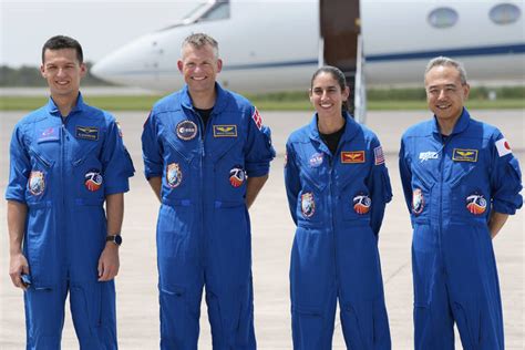 New crew for space station launches with 4 astronauts from 4 countries ...