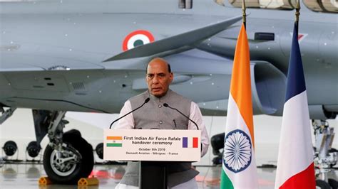 India's Rafale is here. Rajnath Singh receives the first combat jet ...