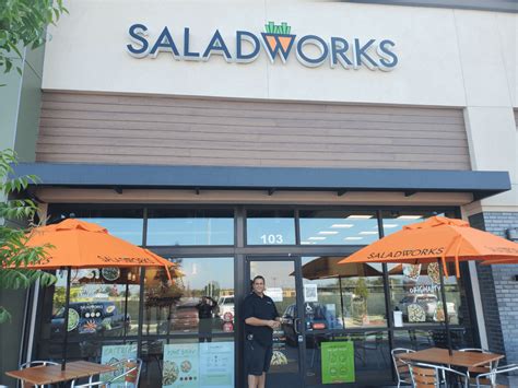 Making Salad the Main Course, First Saladworks in California Opens in ...