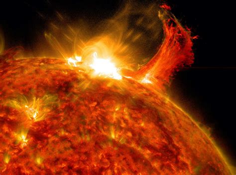 This huge X-class solar flare shows why NASA's Sun study is so vital ...