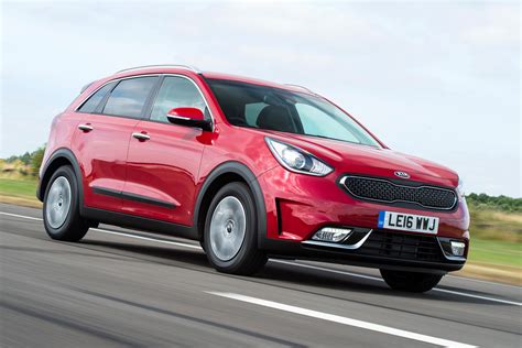 Kia Niro 2 hybrid SUV 2016 review | Auto Express