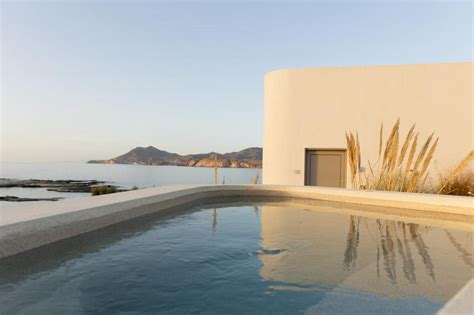 15 Stylish Boutique Hotels In Milos, Greece in 2024