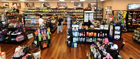 Pet Valu Answers Our Questions About Their Ridgefield Debut