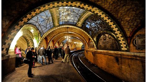 New York Subway City Hall Station: Photos