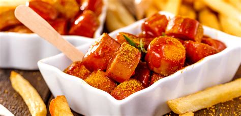 Currywurst mit selbst gemachter Curry-Sauce | Rezept