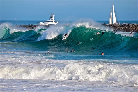 SURFLINE.COM | Surf Photos and Galleries | Surfing photos, Surfing ...