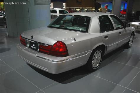 2005 Mercury Grand Marquis - Information and photos - MOMENTcar