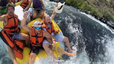 How The Locals Do It - Deschutes River Whitewater Rafting. Maupin ...