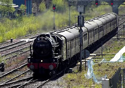 scot-rail.co.uk » Photo » Scots Guardsman at Perth