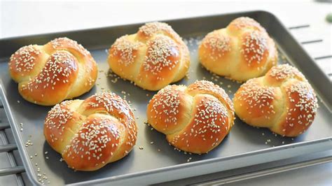 challah roll | MerryBoosters