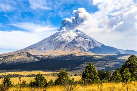 Volcanes Popocatépetl e Iztaccíhuatl desde Ciudad de México