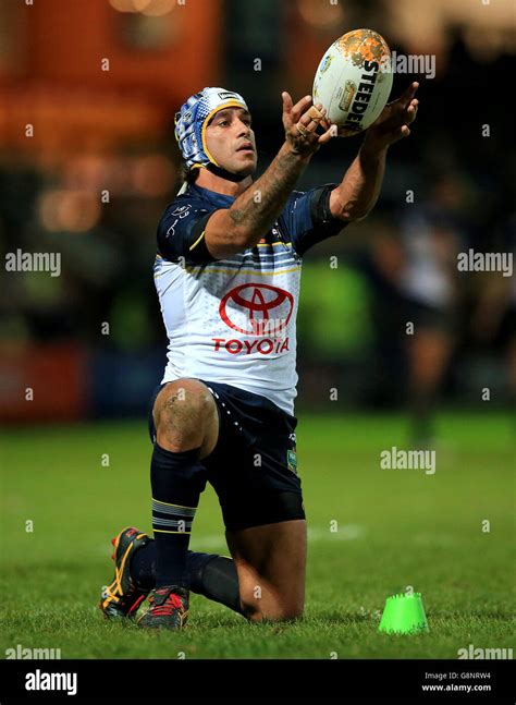 North queensland cowboys johnathan thurston hi-res stock photography ...