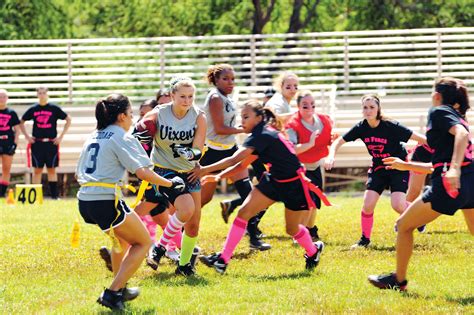 Female flag football: Players create a Hawaii gridiron league of their ...