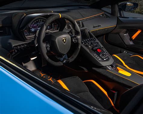 Descubrir 57+ imagen lamborghini aventador svj roadster interior ...