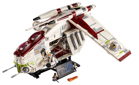 Huge LEGO Star Wars UCS Republic Gunship Set Is On Sale