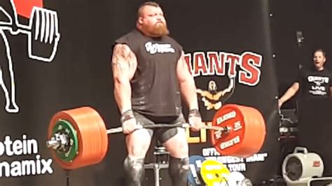 Strongman bursts blood vessels after lifting record half ton | Fox News