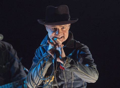 Gord Downie's family is hoping to organize a public memorial - NEWS 1130