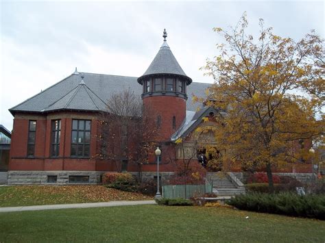 Les 5 plus belles bibliothèques de Montréal à découvrir - Trylon Montreal