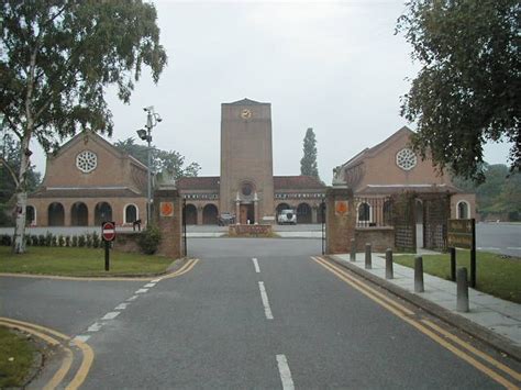 South West Middlesex Crematorium © Martin Elliff cc-by-sa/2.0 ...