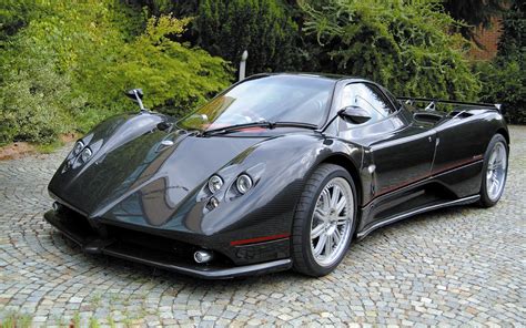 Wallpapers of beautiful cars: Pagani Zonda F