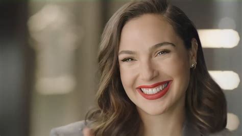 Gal gadot New ad with Cristiano Ronaldo | Gal, Gal gadot, Model