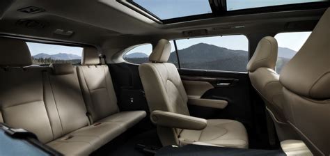 2020 Toyota Highlander Interior | Dimensions, Features | Cabin Technology