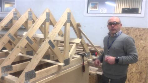 Erecting a roof Part 2 - Installing the trusses - YouTube