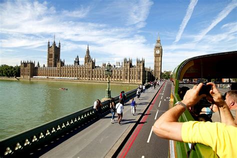 London vintage bus tour | musement