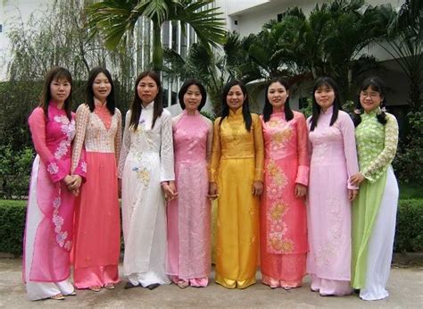 Vietnamese Traditional Dresses | Dresses Images 2022