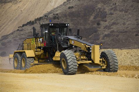 New High-Performance Circle boosts Cat 24 and 24M motor grader ...