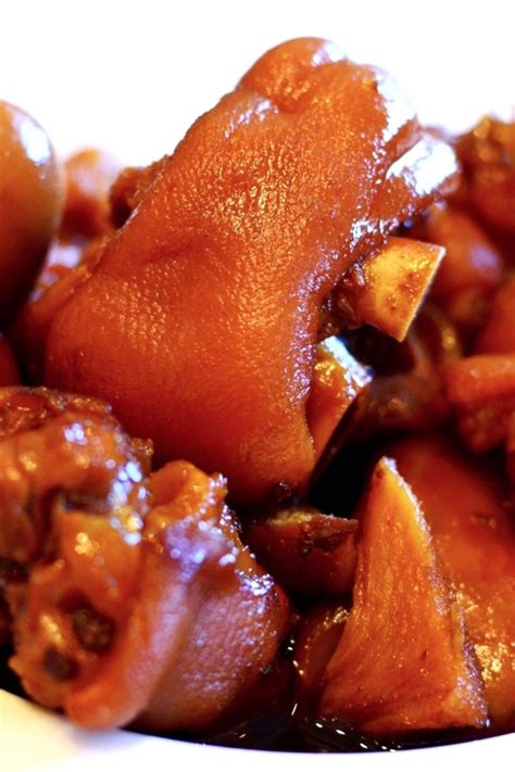 Braised Pig’s Feet (Best Pig Trotters Recipe)