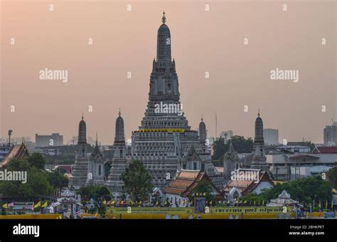 Chao Phraya River & Temples, Bangkok 220120 Stock Photo - Alamy