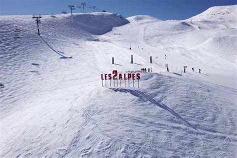 Ski pass prices in Les 2 Alpes | Save money on lift passes