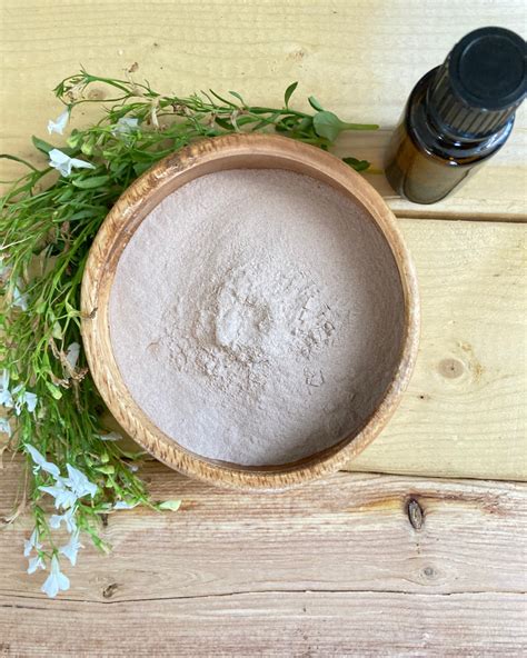 How to Make Natural Dry Shampoo Powder