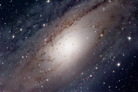 APOD: 2004 December 27 - Andromeda's Core